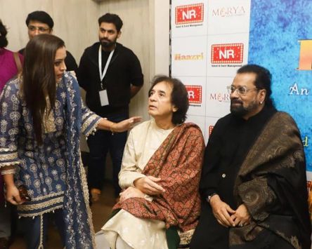 Namrata Gupta Khan with Padmavibhushan Ustad Zakir Hussain and Padmashri Hariharan.