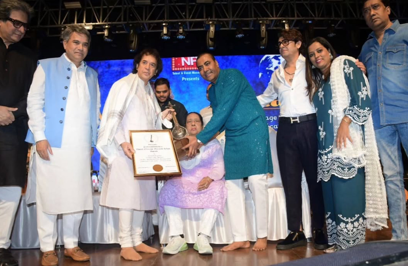 Sonu Nigam pays homage to Padma Vibhushan Ustad Ghulam Mustafa Khan at Haazri 2024
